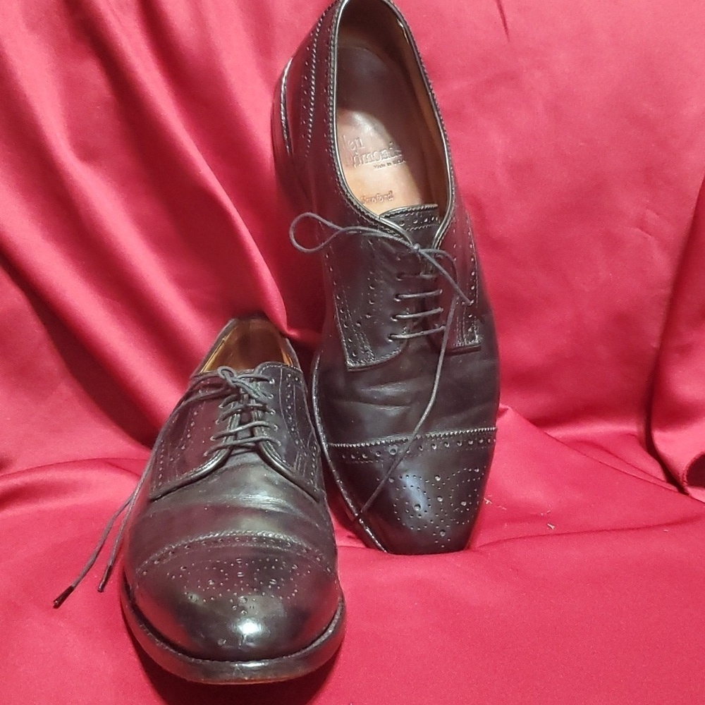 Allen edmonds Sanford black leather perforated cap toe oxfords